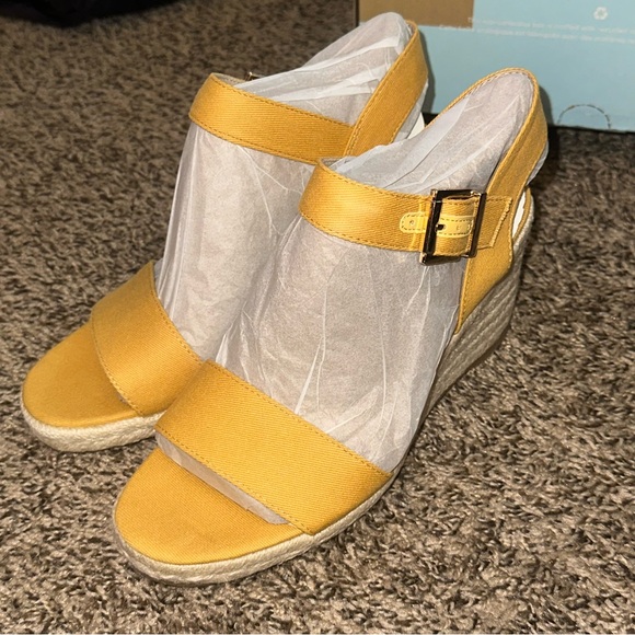 Life Stride Yellow and Cream Wedge Sandals with Espadrille Heel - Picture 3 of 15